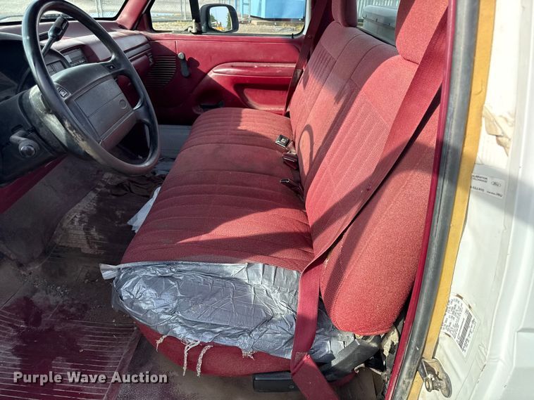 image for item EN0332 1994 Ford F150 XL pickup truck