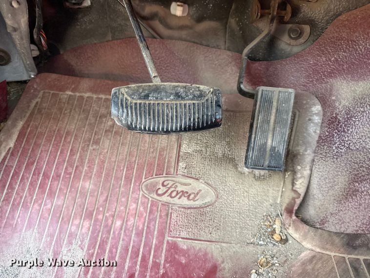 image for item EN0332 1994 Ford F150 XL pickup truck