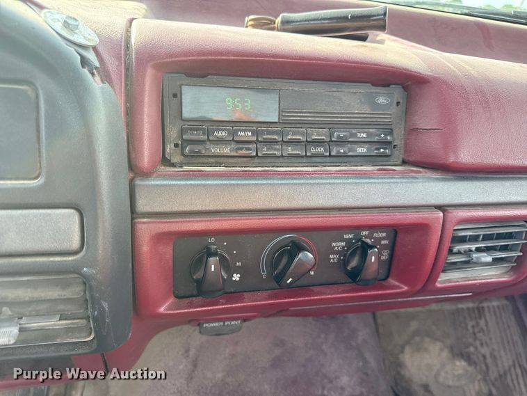 image for item EN0332 1994 Ford F150 XL pickup truck