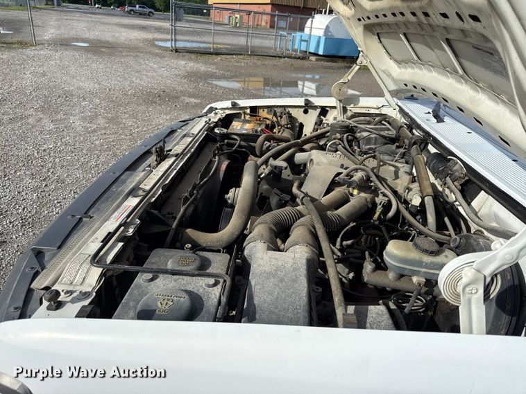image for item EN0332 1994 Ford F150 XL pickup truck