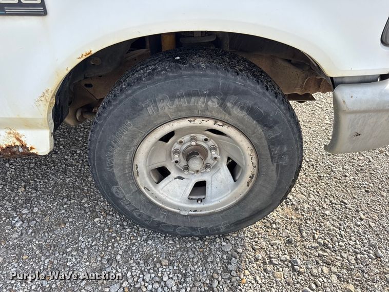 image for item EN0332 1994 Ford F150 XL pickup truck
