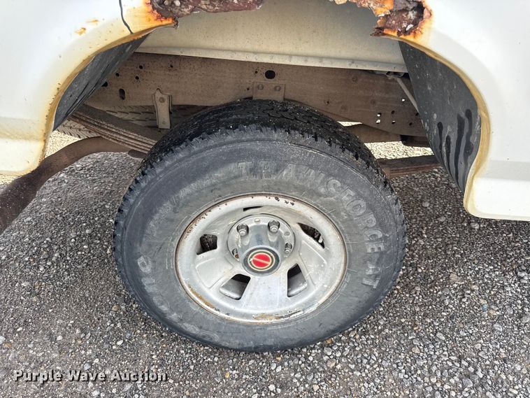 image for item EN0332 1994 Ford F150 XL pickup truck