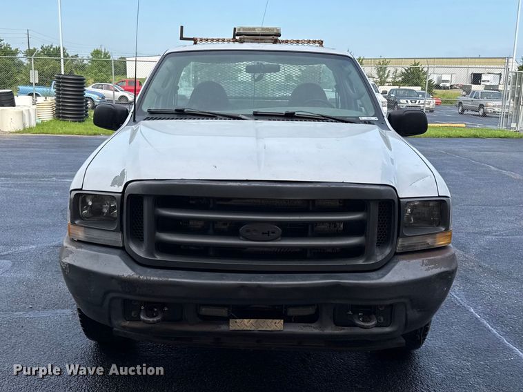 image for item EN0340 2003 Ford F250 Super Duty XL utility bed pickup truck