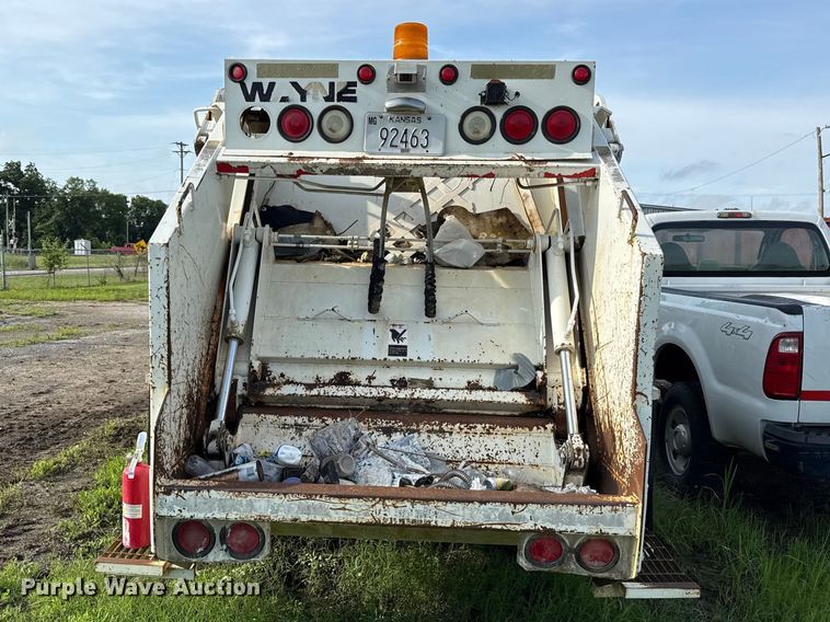 image for item EN0342 2000 Ford F450 Super Duty XL refuse truck