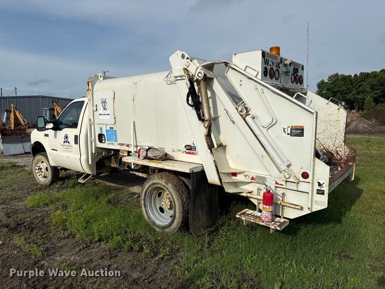 image for item EN0342 2000 Ford F450 Super Duty XL refuse truck