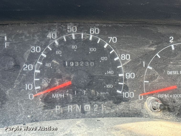 image for item EN0342 2000 Ford F450 Super Duty XL refuse truck