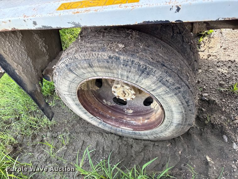image for item EN0342 2000 Ford F450 Super Duty XL refuse truck