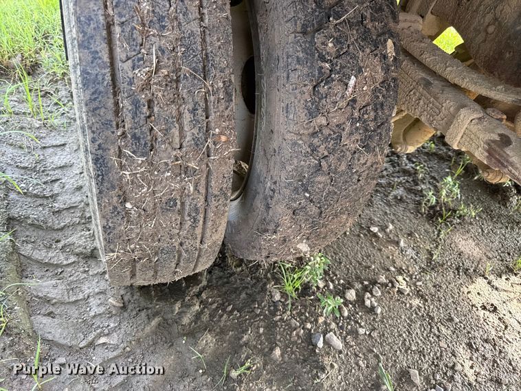 image for item EN0342 2000 Ford F450 Super Duty XL refuse truck