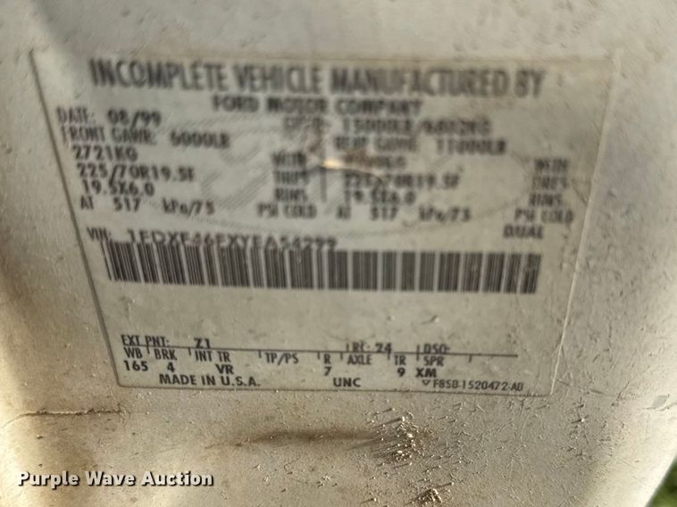 image for item EN0342 2000 Ford F450 Super Duty XL refuse truck