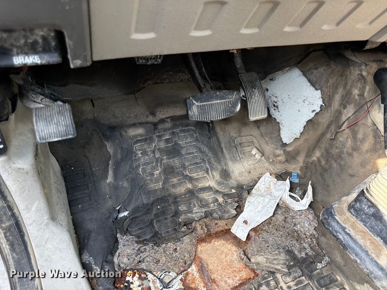 image for item EN0343 2008 Ford F250 Super Duty XL pickup truck