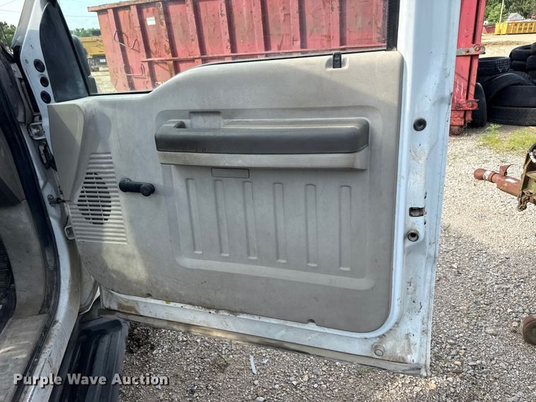 image for item EN0343 2008 Ford F250 Super Duty XL pickup truck