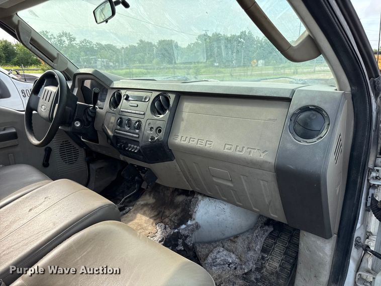 image for item EN0343 2008 Ford F250 Super Duty XL pickup truck