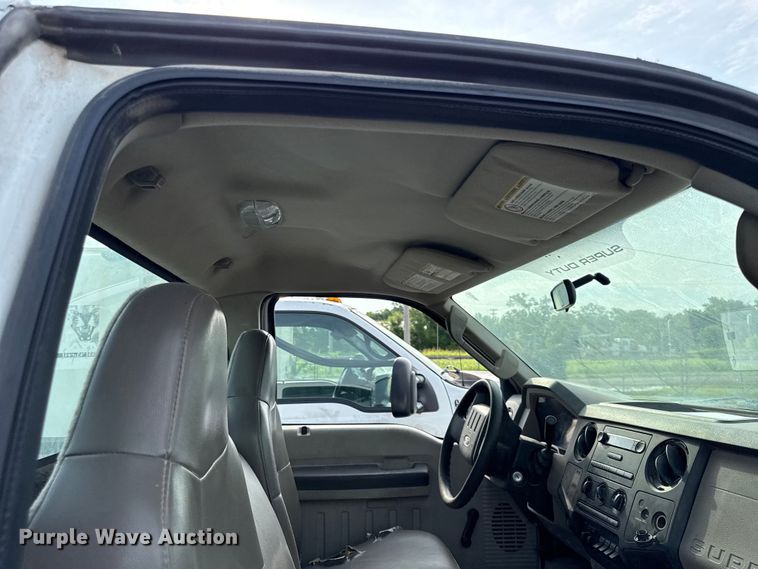 image for item EN0343 2008 Ford F250 Super Duty XL pickup truck