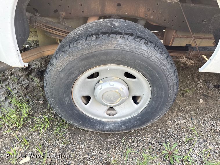 image for item EN0343 2008 Ford F250 Super Duty XL pickup truck