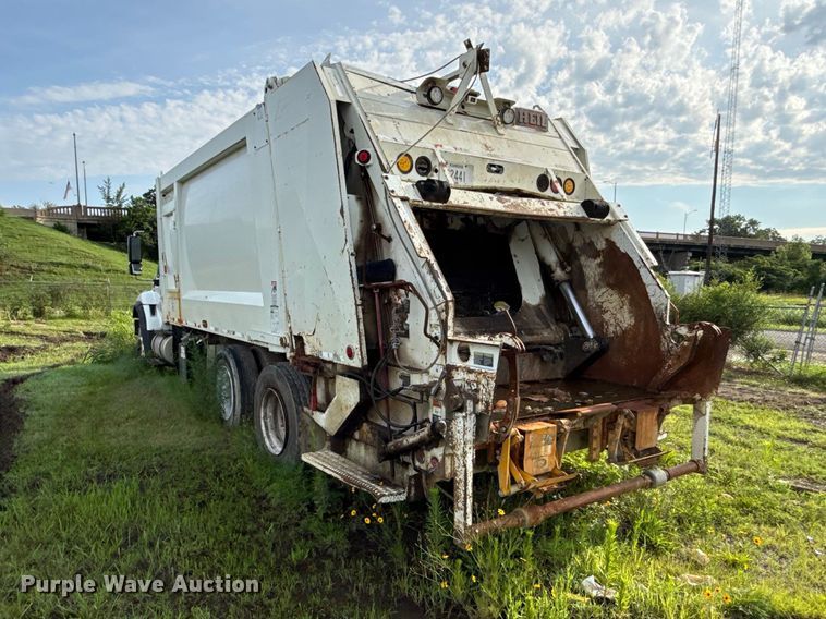 image for item EN0344 2013 International SF625 refuse truck