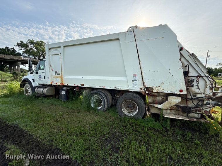 image for item EN0344 2013 International SF625 refuse truck