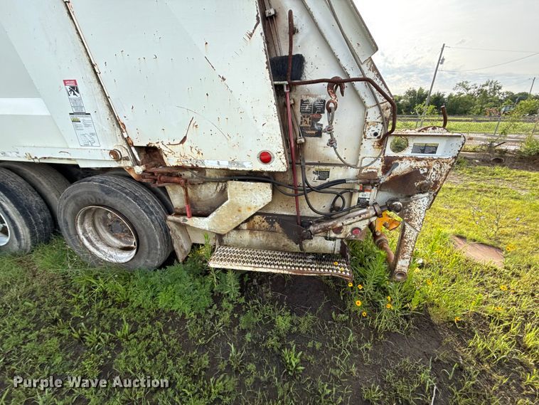 image for item EN0344 2013 International SF625 refuse truck