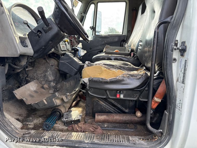 image for item EN0344 2013 International SF625 refuse truck