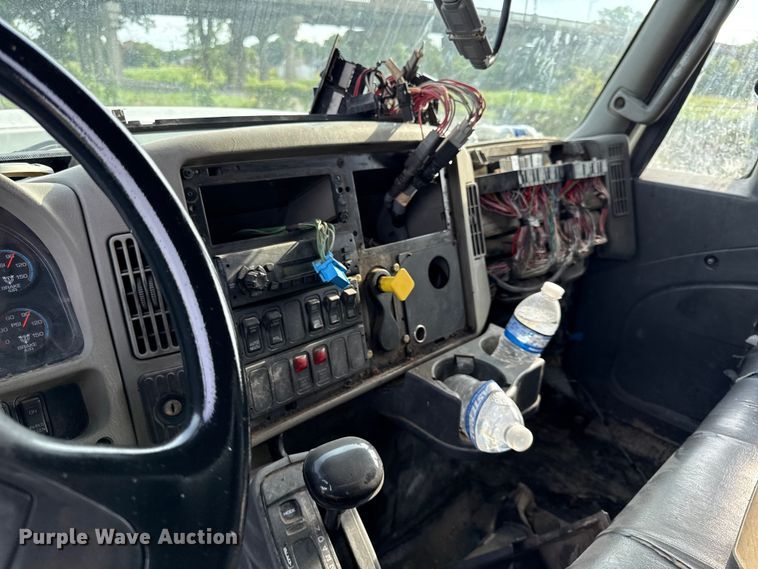 image for item EN0344 2013 International SF625 refuse truck