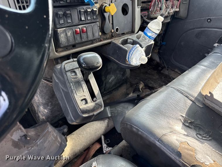 image for item EN0344 2013 International SF625 refuse truck