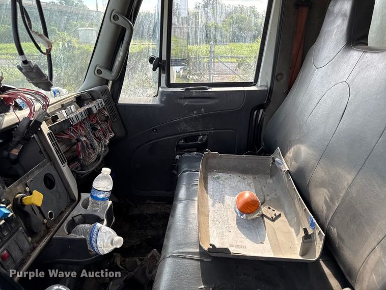 image for item EN0344 2013 International SF625 refuse truck