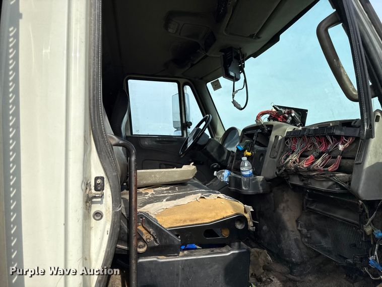 image for item EN0344 2013 International SF625 refuse truck