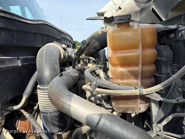 image for item EN0344 2013 International SF625 refuse truck