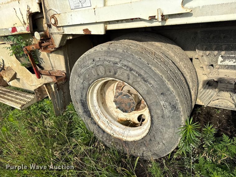 image for item EN0344 2013 International SF625 refuse truck