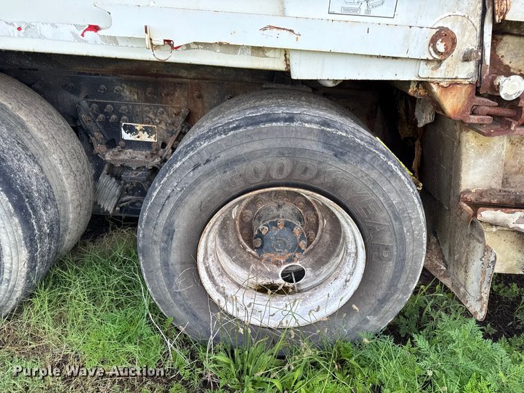 image for item EN0344 2013 International SF625 refuse truck