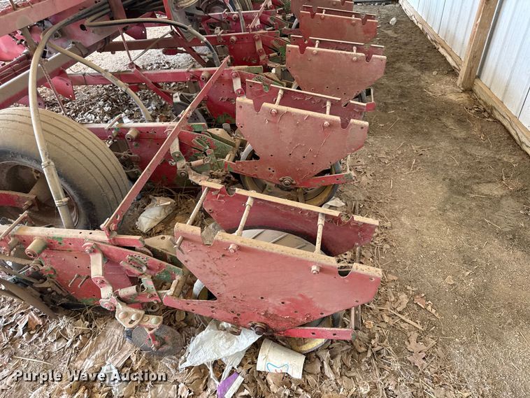 image for item EN0413 International 400 Cyclo Air planter