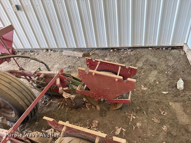 image for item EN0413 International 400 Cyclo Air planter
