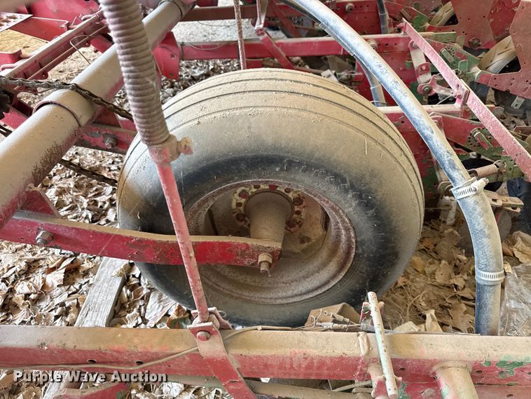 image for item EN0413 International 400 Cyclo Air planter