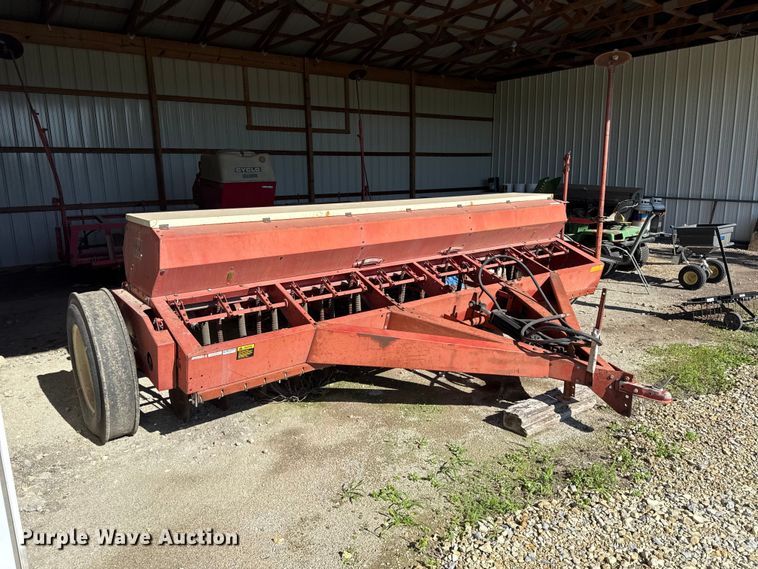 image for item EN0415 International 510 grain drill