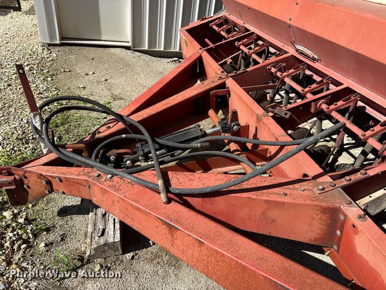 image for item EN0415 International 510 grain drill