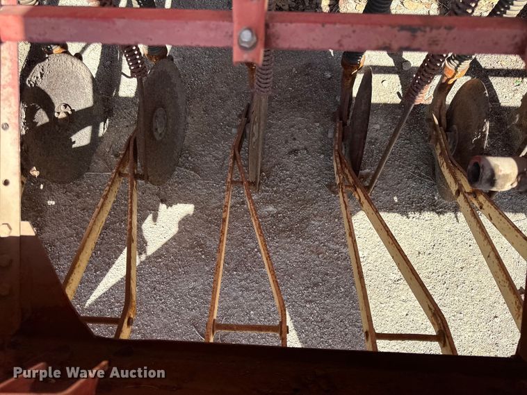image for item EN0415 International 510 grain drill
