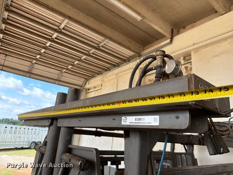 image for item EQ8015 Hydraulic Squeeze chute