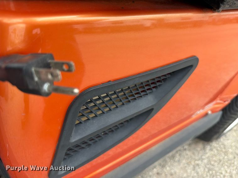 image for item EQ8019 2010 Tomberlin Automotive Group golf cart