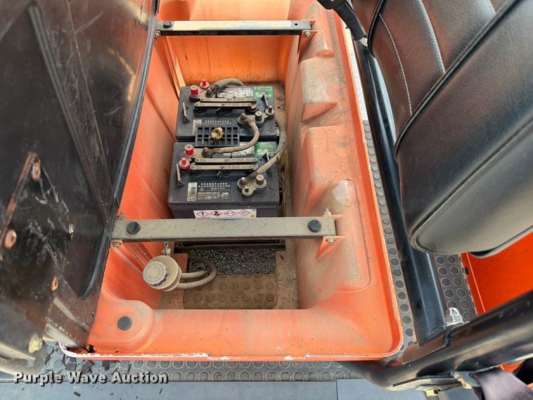 image for item EQ8019 2010 Tomberlin Automotive Group golf cart