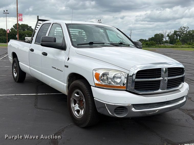 image for item EQ8021 2006 Dodge Ram 2500 Ext. Cab pickup truck