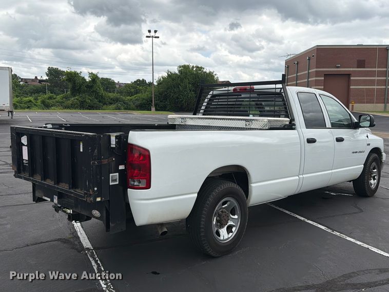 image for item EQ8021 2006 Dodge Ram 2500 Ext. Cab pickup truck