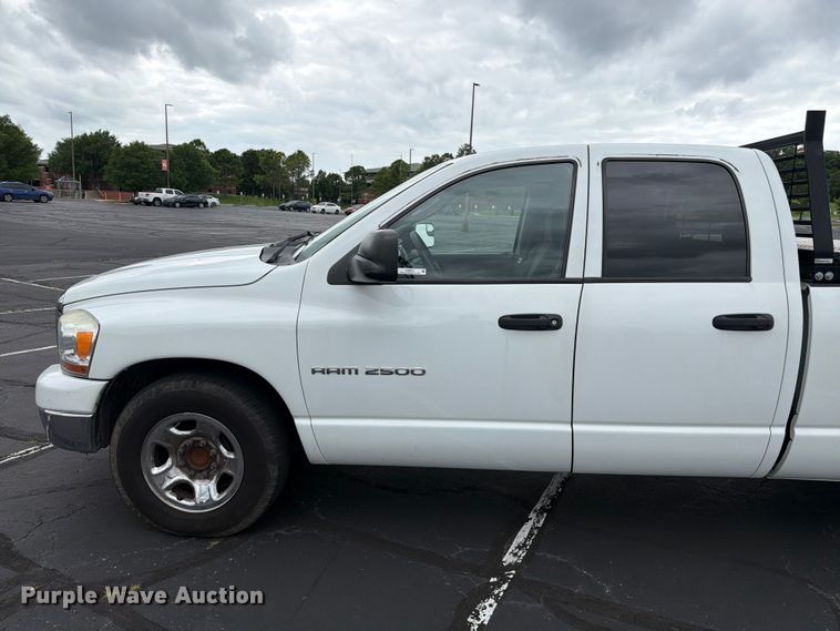image for item EQ8021 2006 Dodge Ram 2500 Ext. Cab pickup truck