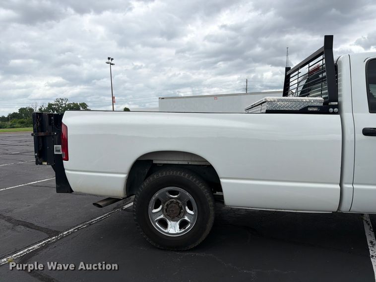 image for item EQ8021 2006 Dodge Ram 2500 Ext. Cab pickup truck