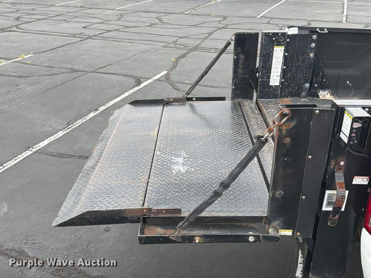 image for item EQ8021 2006 Dodge Ram 2500 Ext. Cab pickup truck