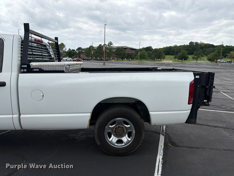 image for item EQ8021 2006 Dodge Ram 2500 Ext. Cab pickup truck