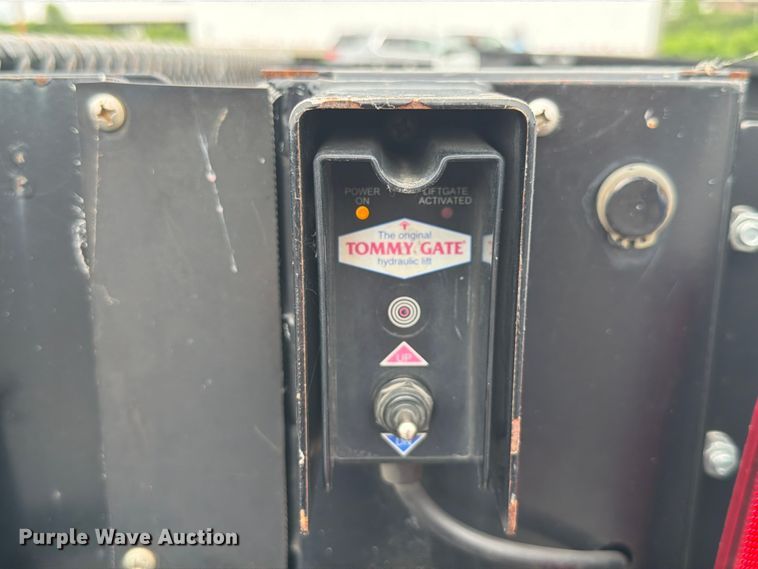 image for item EQ8021 2006 Dodge Ram 2500 Ext. Cab pickup truck