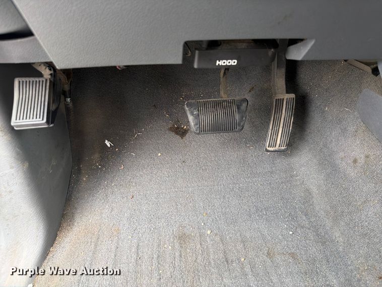 image for item EQ8021 2006 Dodge Ram 2500 Ext. Cab pickup truck