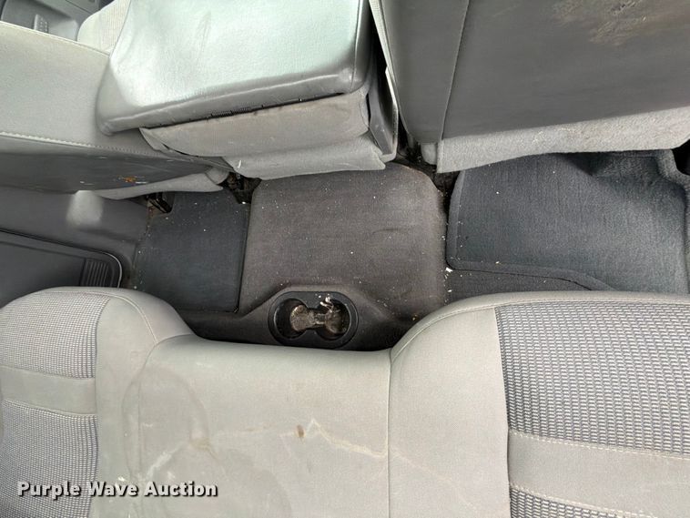 image for item EQ8021 2006 Dodge Ram 2500 Ext. Cab pickup truck