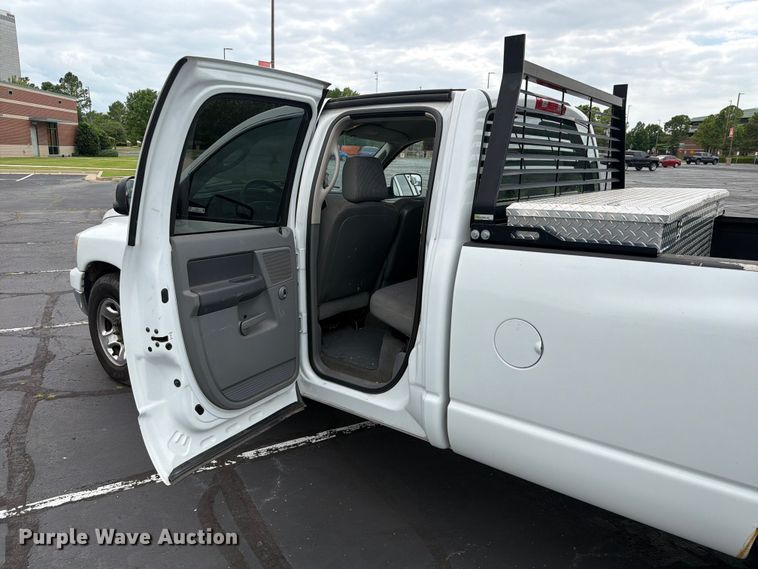 image for item EQ8021 2006 Dodge Ram 2500 Ext. Cab pickup truck