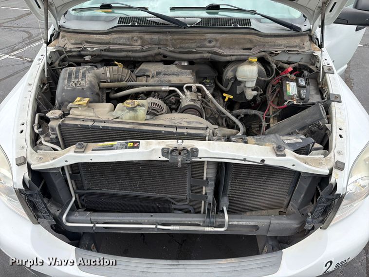 image for item EQ8021 2006 Dodge Ram 2500 Ext. Cab pickup truck