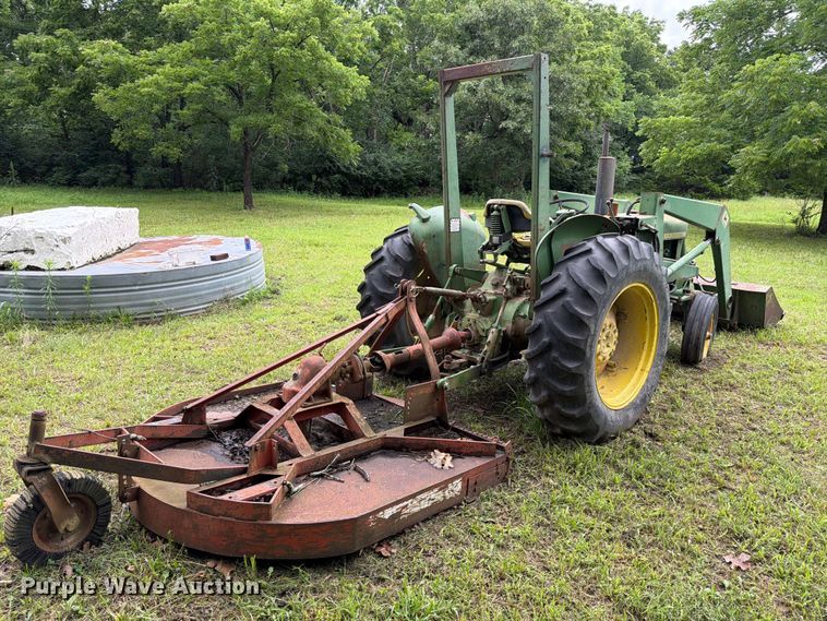 image for item EQ8069 1973 John Deere 1020 tractor